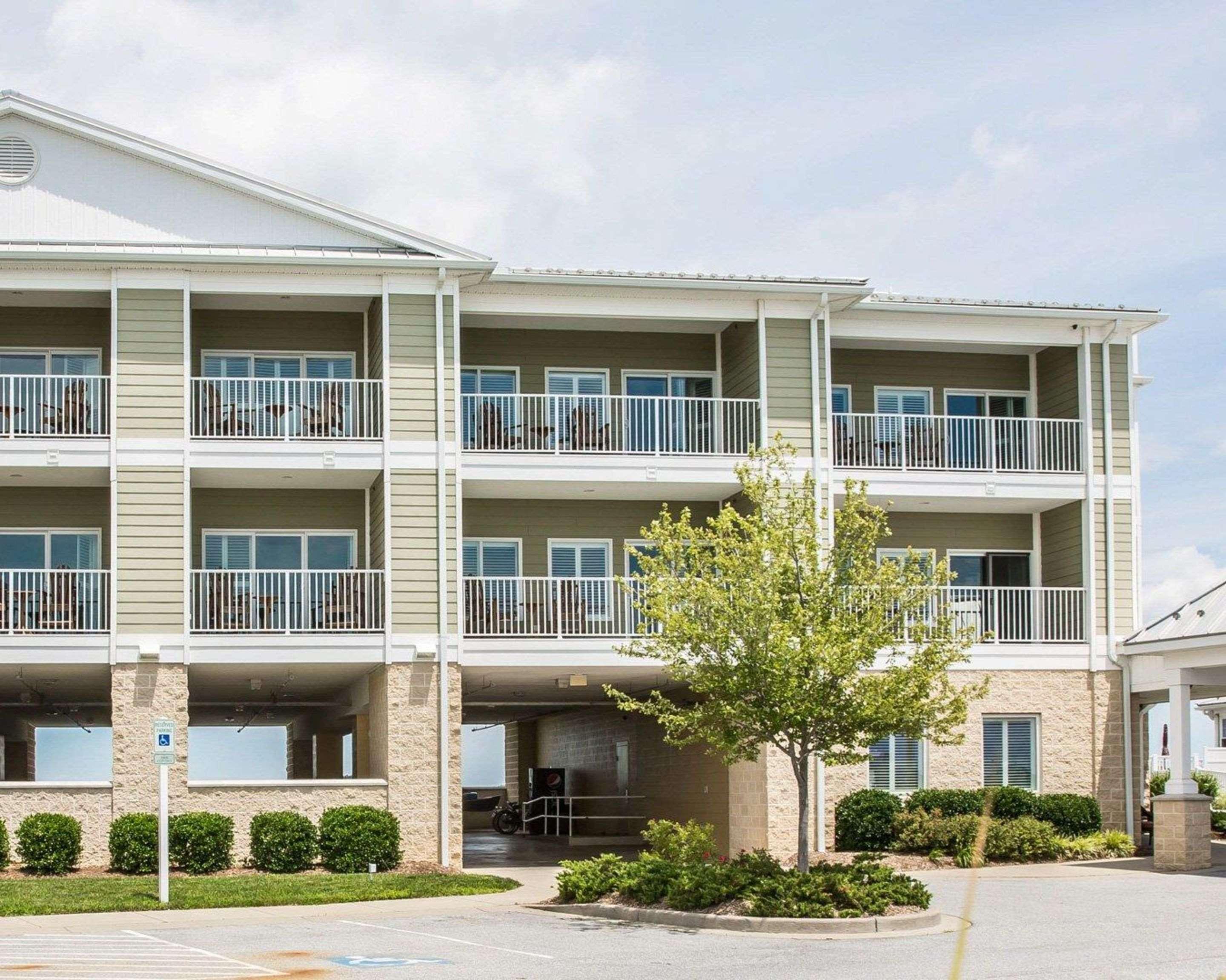 Island Inn & Suites, Ascend Hotel Collection Piney Point Exterior foto